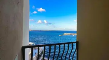 GILLIERU HARBOUR