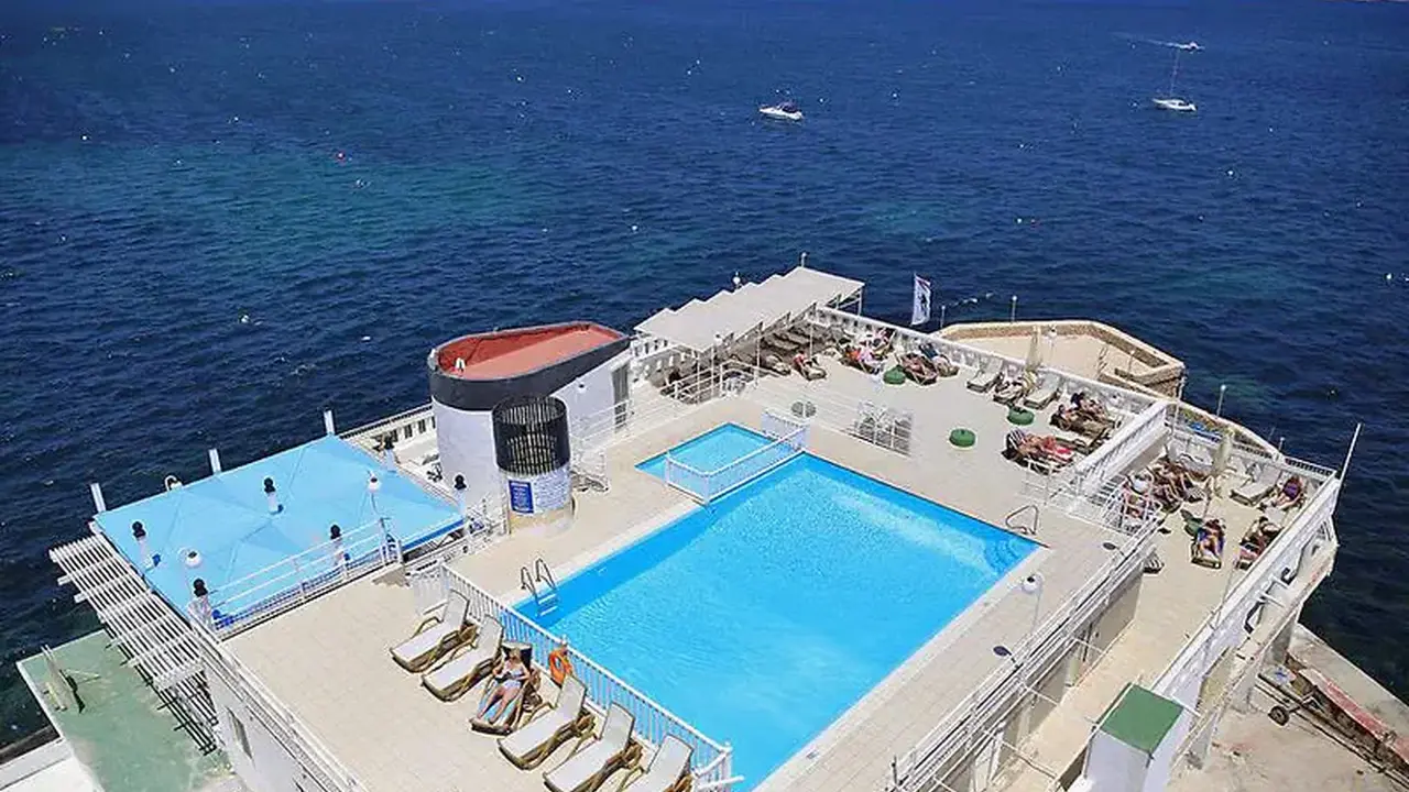Gillieru Hotel