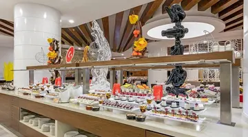 GLAMOUR RESORT & SPA