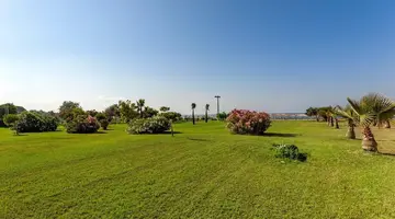 GLAMOUR RESORT & SPA