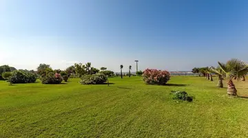 GLAMOUR RESORT & SPA