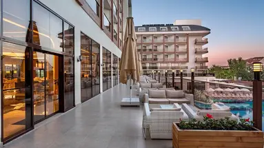 GLAMOUR RESORT & SPA