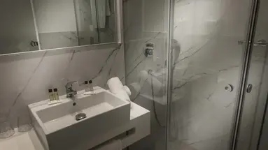 GLAROS HOTEL