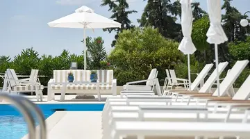 Glavas Inn