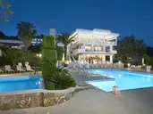 Glavas Inn