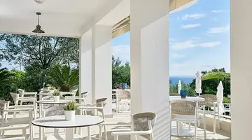 Glavas Inn