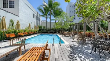 Global Luxury Suites at The Apex