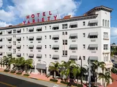 Global Luxury Suites at The Apex