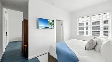 Global Luxury Suites at The Apex