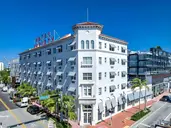 Global Luxury Suites at The Apex