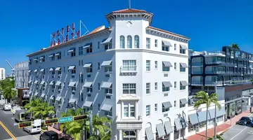 Global Luxury Suites at The Apex