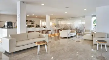 Globales Cala Bona Suites