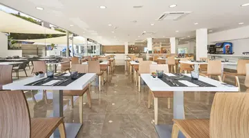 Globales Cala Bona Suites