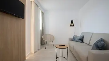 Globales Cala Bona Suites
