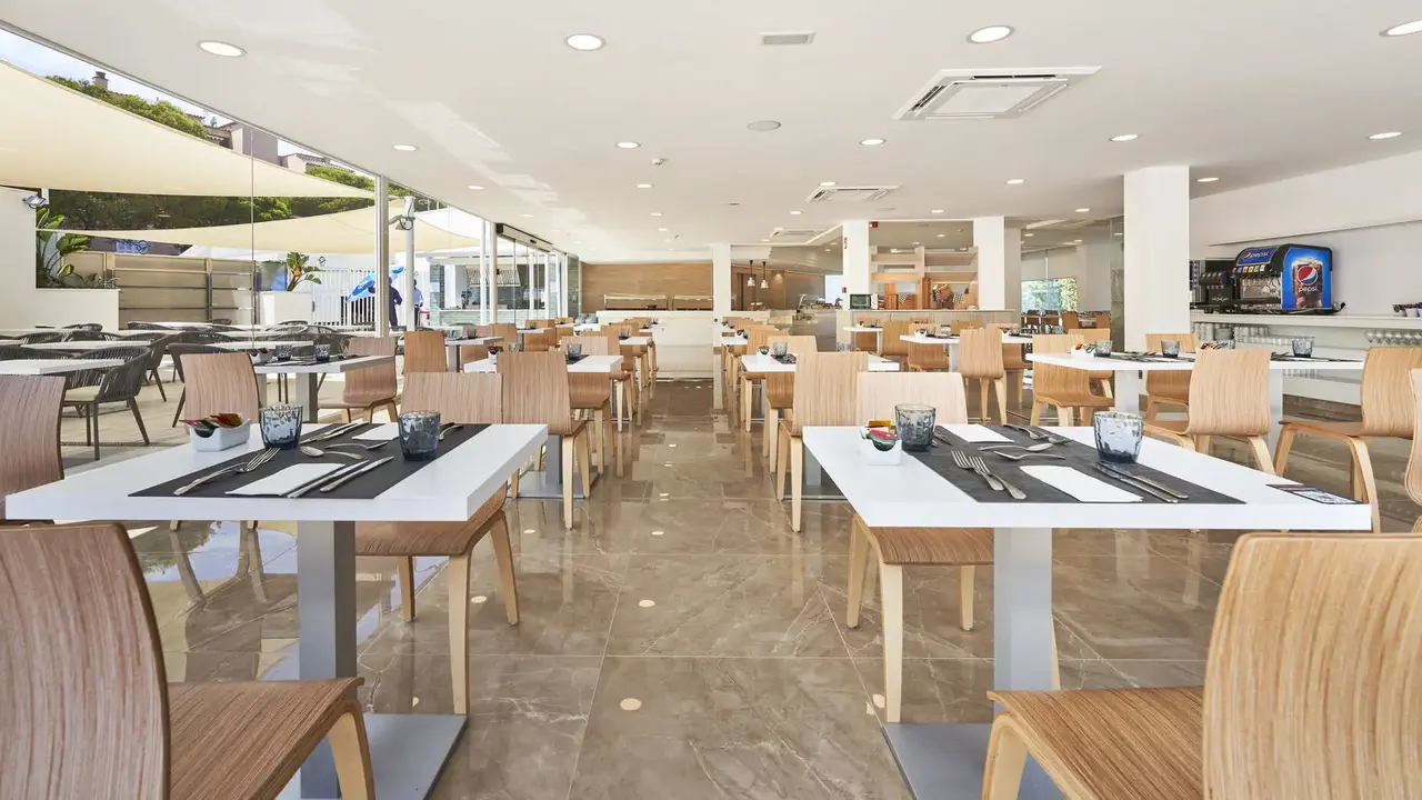 Globales Cala Bona Suites
