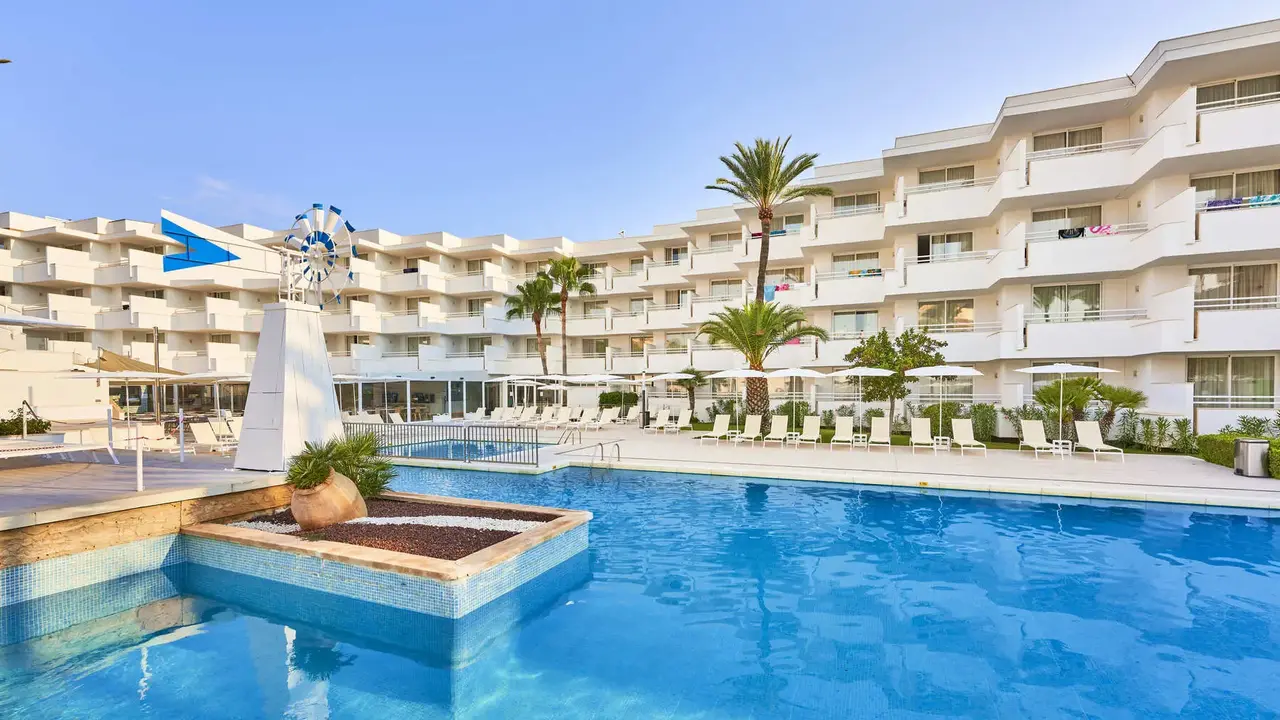Globales Cala Bona Suites