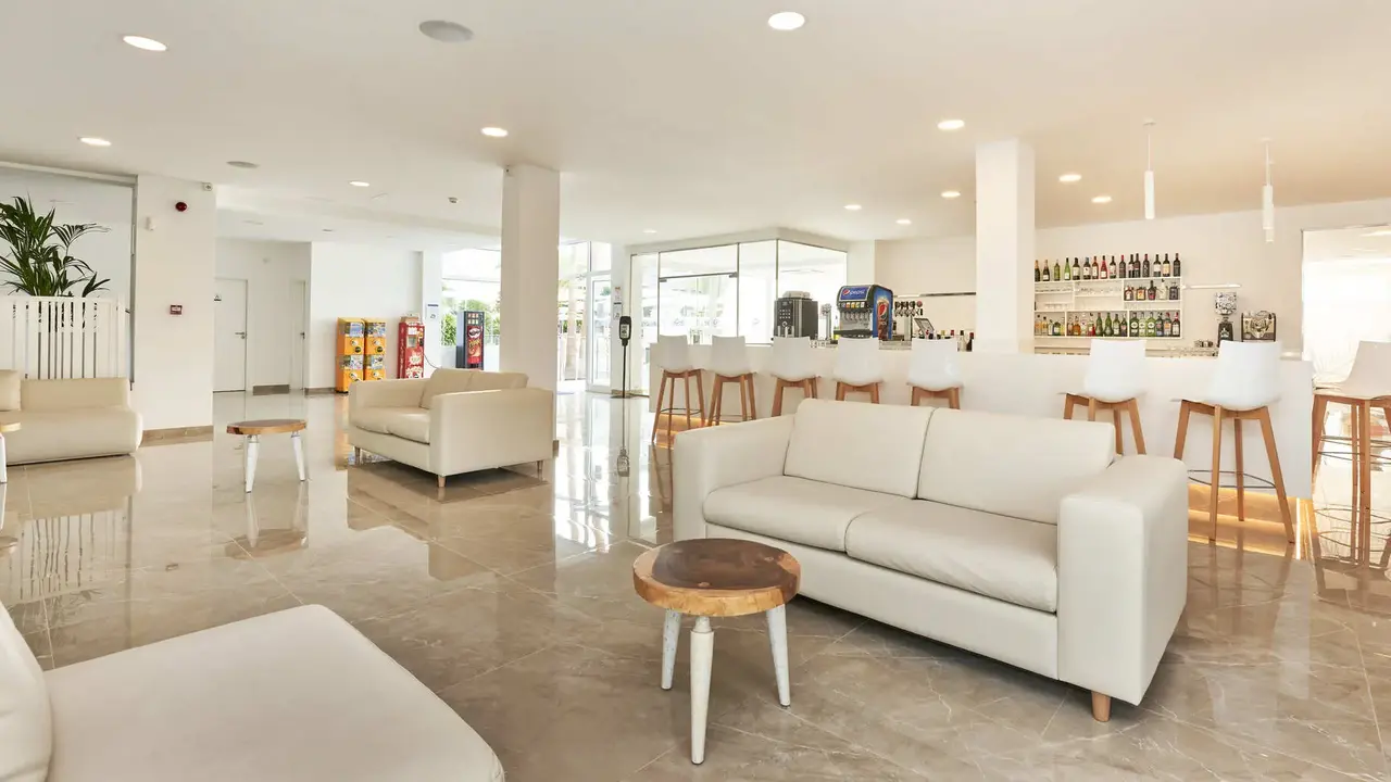 Globales Cala Bona Suites