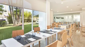 Globales Cala Bona Suites