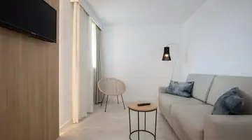 Globales Cala Bona Suites