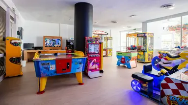 GLOBALES MAIORIS HOTEL