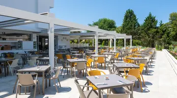 GLOBALES MAIORIS HOTEL