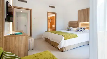GLOBALES MAIORIS HOTEL