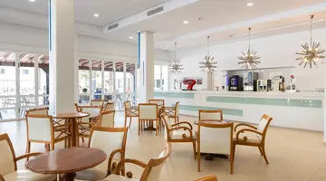 GLOBALES MAIORIS HOTEL