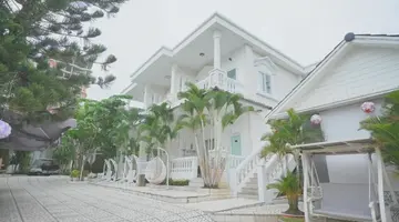 GODIVA VILLA