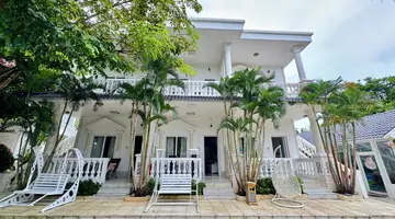 GODIVA VILLA