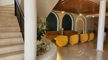 Gold Hotel