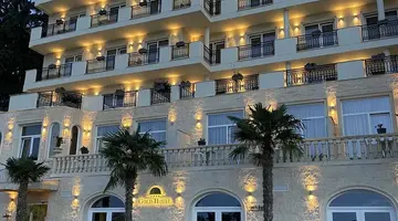 Gold Hotel