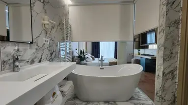 Gold Hotel