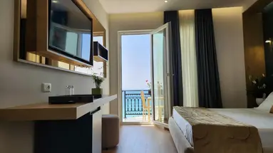 Gold Hotel