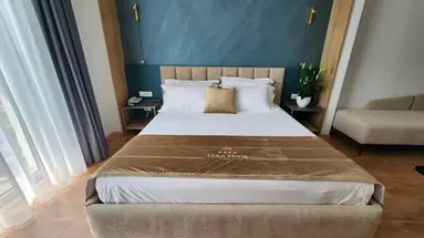 Gold Hotel