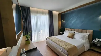 Gold Hotel