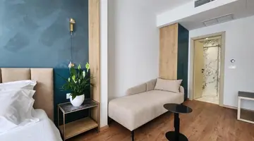 Gold Hotel