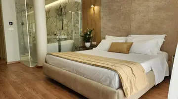 Gold Hotel