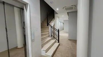 Gold Hotel