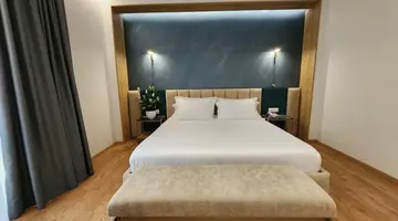 Gold Hotel