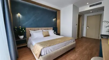 Gold Hotel