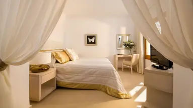 GOLD SUITES