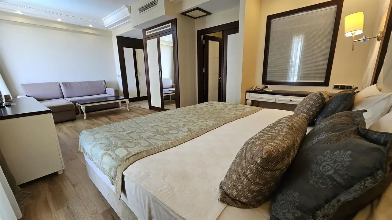 Goldcity Hotel