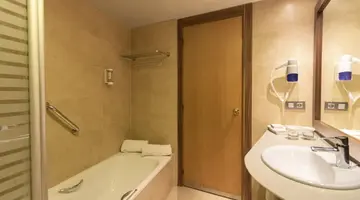 Golden Avenida Family Suites