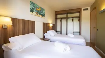 Golden Avenida Family Suites