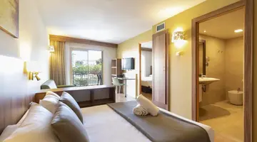 Golden Avenida Family Suites