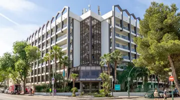 Golden Avenida Family Suites