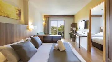 Golden Avenida Family Suites