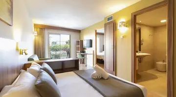 Golden Avenida Family Suites