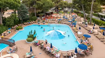 Golden Avenida Family Suites