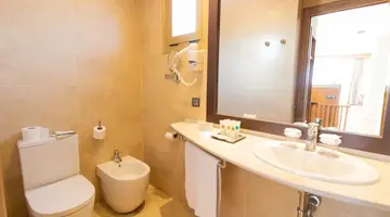 Golden Avenida Family Suites